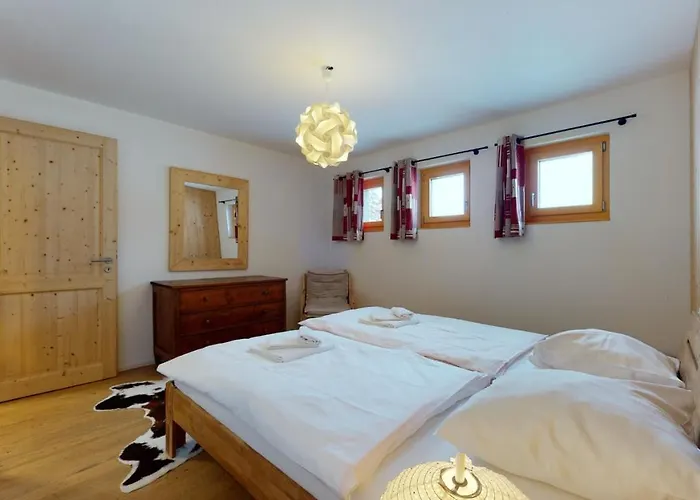 Chalé Modern Surrounded By Nature In Vercorin